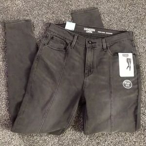 NWT, Levi's Denizen jeggings